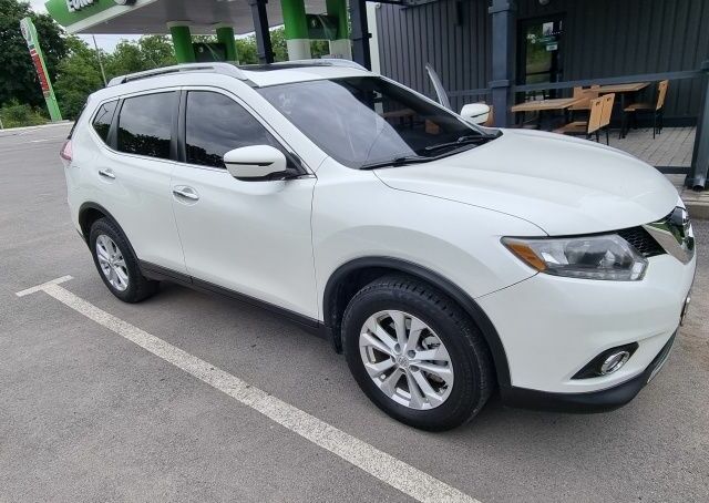 Белый Ниссан Rogue, объемом двигателя 2.5 л и пробегом 130 тыс. км за 12999 $, фото 1 на Automoto.ua