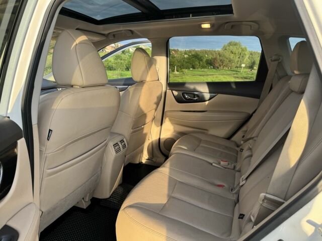 Ніссан Rogue 2016 у Києві на Automoto.ua Білий Ніссан Rogue, об'ємом двигуна 2.5 л та пробігом 115 тис. км за 14500 $, фото 3 на Automoto.ua