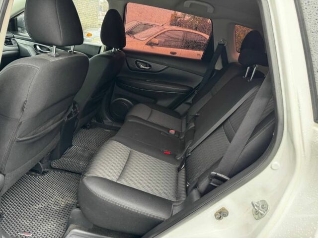 Белый Ниссан Rogue, объемом двигателя 2.5 л и пробегом 166 тыс. км за 12700 $, фото 13 на Automoto.ua