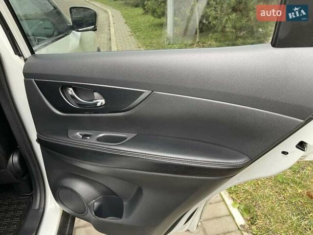 Білий Ніссан Rogue, об'ємом двигуна 2.5 л та пробігом 155 тис. км за 14000 $, фото 12 на Automoto.ua