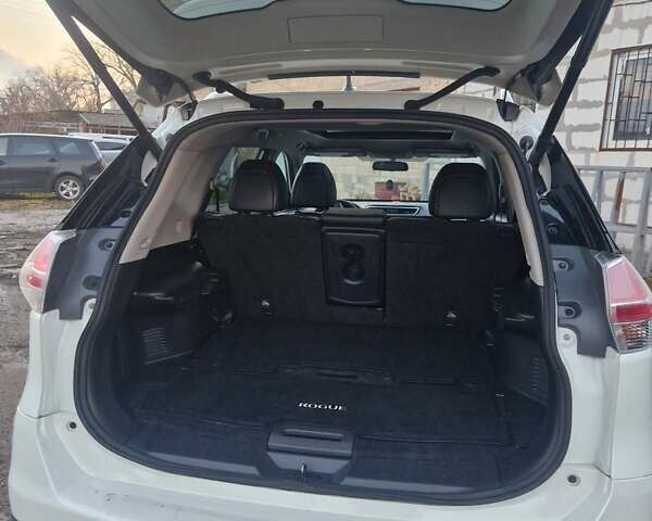 Белый Ниссан Rogue, объемом двигателя 2.5 л и пробегом 63 тыс. км за 13500 $, фото 12 на Automoto.ua