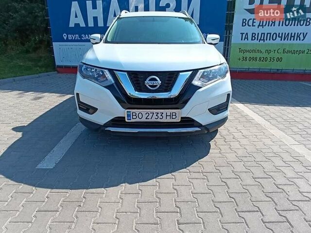 Ниссан Rogue 2016 в Тернополе на Automoto.ua Белый Ниссан Rogue, объемом двигателя 2.5 л и пробегом 192 тыс. км за 12999 $, фото 2 на Automoto.ua