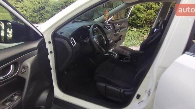 Белый Ниссан Rogue, объемом двигателя 2.49 л и пробегом 161 тыс. км за 12800 $, фото 23 на Automoto.ua