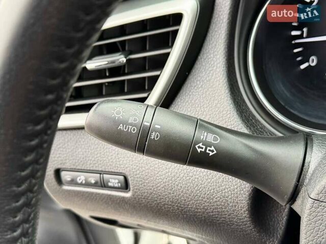 Белый Ниссан Rogue, объемом двигателя 2.5 л и пробегом 151 тыс. км за 15300 $, фото 34 на Automoto.ua