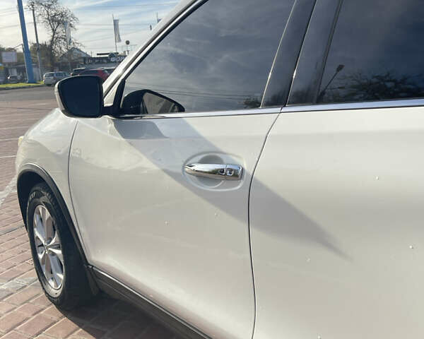 Белый Ниссан Rogue, объемом двигателя 2.49 л и пробегом 220 тыс. км за 11800 $, фото 9 на Automoto.ua