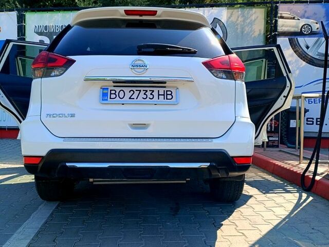 Белый Ниссан Rogue, объемом двигателя 2.5 л и пробегом 192 тыс. км за 12600 $, фото 3 на Automoto.ua