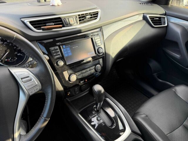 Белый Ниссан Rogue, объемом двигателя 2.5 л и пробегом 112 тыс. км за 15000 $, фото 19 на Automoto.ua