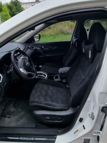 Белый Ниссан Rogue, объемом двигателя 2.49 л и пробегом 129 тыс. км за 13700 $, фото 21 на Automoto.ua