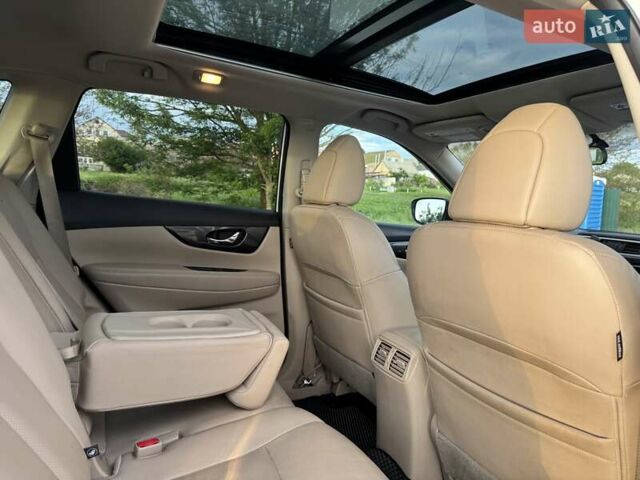 Белый Ниссан Rogue, объемом двигателя 0 л и пробегом 115 тыс. км за 14500 $, фото 8 на Automoto.ua