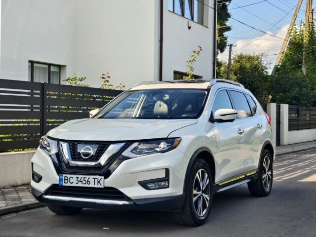 Белый Ниссан Rogue, объемом двигателя 2.5 л и пробегом 151 тыс. км за 15700 $, фото 2 на Automoto.ua