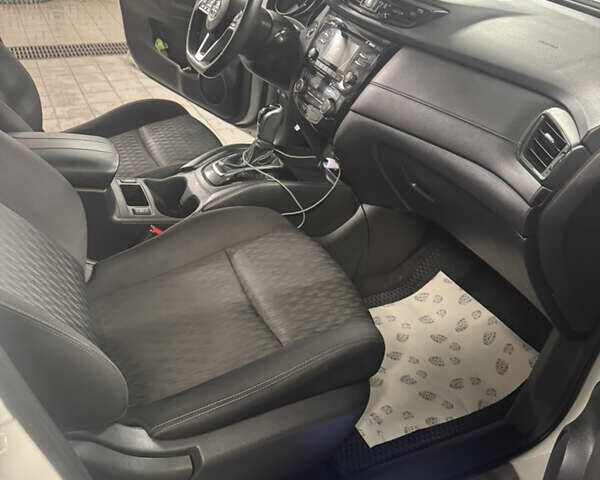 Белый Ниссан Rogue, объемом двигателя 2.5 л и пробегом 248 тыс. км за 14100 $, фото 34 на Automoto.ua