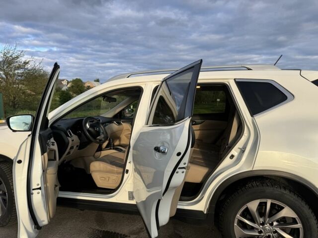 Ніссан Rogue 2016 у Києві на Automoto.ua Білий Ніссан Rogue, об'ємом двигуна 2.5 л та пробігом 115 тис. км за 14500 $, фото 2 на Automoto.ua