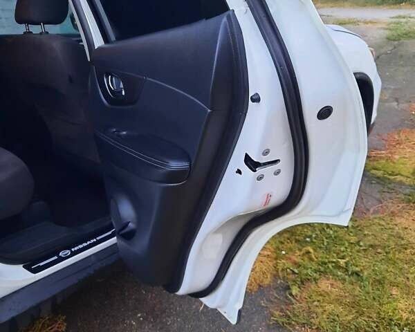 Белый Ниссан Rogue, объемом двигателя 2.49 л и пробегом 186 тыс. км за 13999 $, фото 22 на Automoto.ua