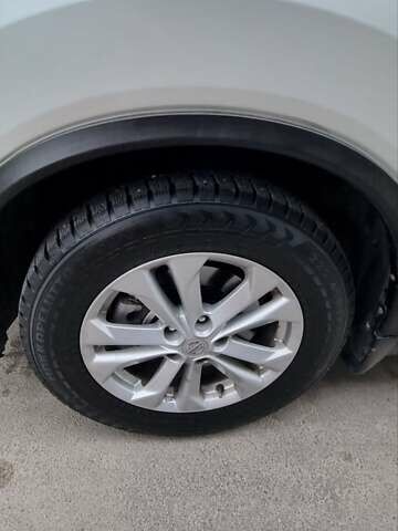 Белый Ниссан Rogue, объемом двигателя 2.49 л и пробегом 129 тыс. км за 13700 $, фото 10 на Automoto.ua