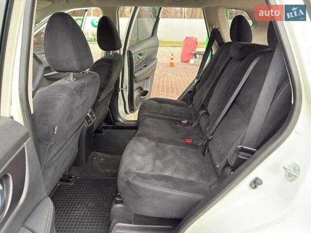 Белый Ниссан Rogue, объемом двигателя 2.5 л и пробегом 130 тыс. км за 11999 $, фото 21 на Automoto.ua