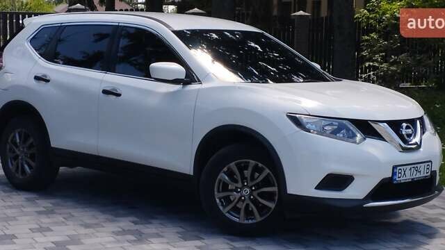 Белый Ниссан Rogue, объемом двигателя 2.49 л и пробегом 161 тыс. км за 12800 $, фото 5 на Automoto.ua