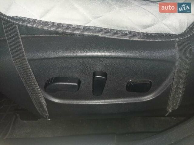 Білий Ніссан Rogue, об'ємом двигуна 2.49 л та пробігом 157 тис. км за 13800 $, фото 14 на Automoto.ua