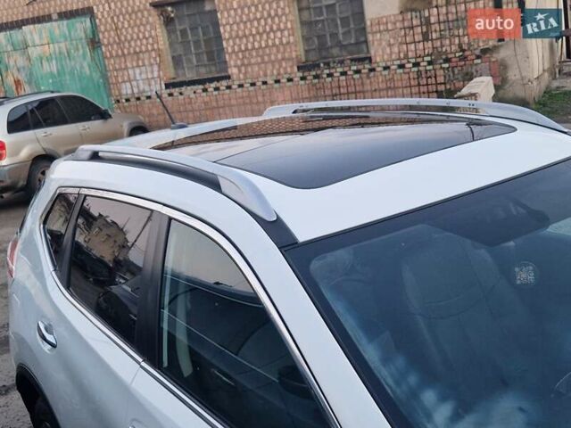 Белый Ниссан Rogue, объемом двигателя 2.5 л и пробегом 63 тыс. км за 13500 $, фото 5 на Automoto.ua