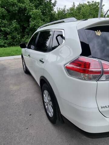 Белый Ниссан Rogue, объемом двигателя 2.49 л и пробегом 129 тыс. км за 13700 $, фото 9 на Automoto.ua