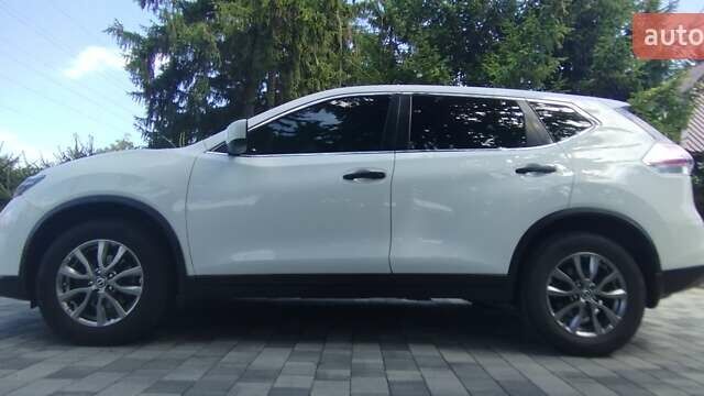 Белый Ниссан Rogue, объемом двигателя 2.49 л и пробегом 161 тыс. км за 12800 $, фото 18 на Automoto.ua