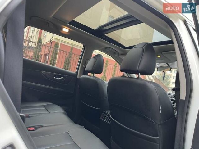 Білий Ніссан Rogue, об'ємом двигуна 2.5 л та пробігом 155 тис. км за 14000 $, фото 13 на Automoto.ua