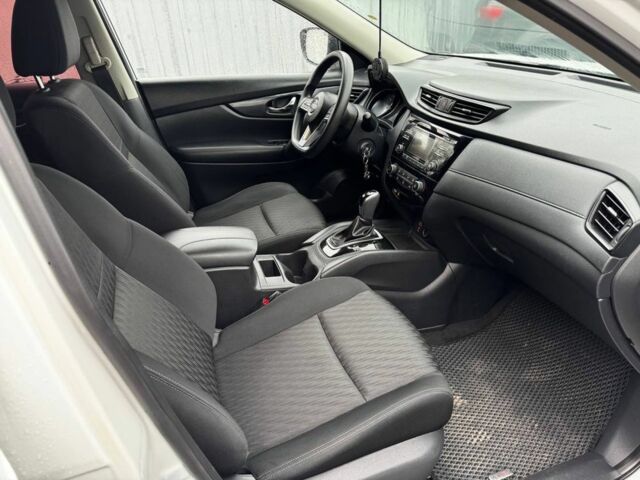 Белый Ниссан Rogue, объемом двигателя 2.5 л и пробегом 166 тыс. км за 12700 $, фото 10 на Automoto.ua