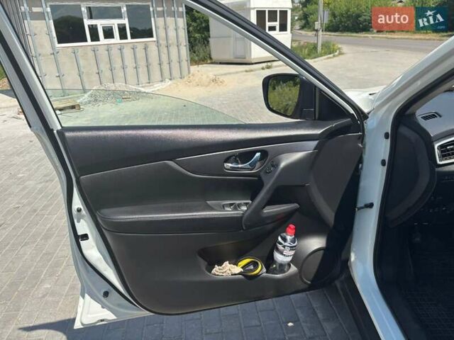 Белый Ниссан Rogue, объемом двигателя 2.49 л и пробегом 182 тыс. км за 13500 $, фото 18 на Automoto.ua