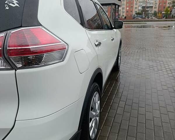 Белый Ниссан Rogue, объемом двигателя 2.49 л и пробегом 125 тыс. км за 15500 $, фото 1 на Automoto.ua