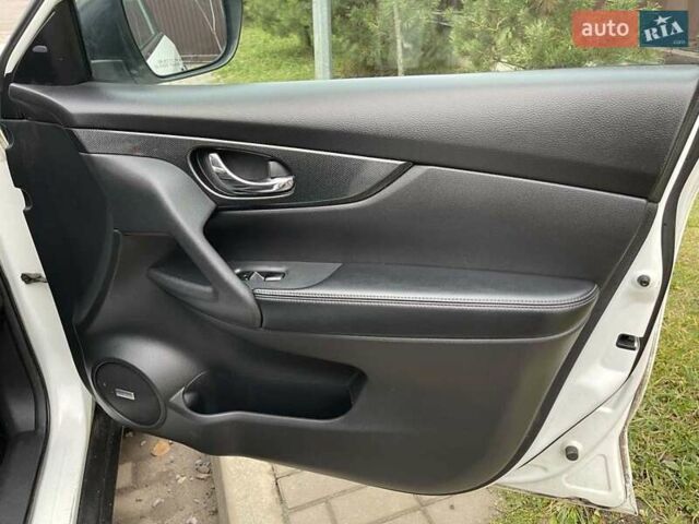 Білий Ніссан Rogue, об'ємом двигуна 2.5 л та пробігом 155 тис. км за 14000 $, фото 11 на Automoto.ua