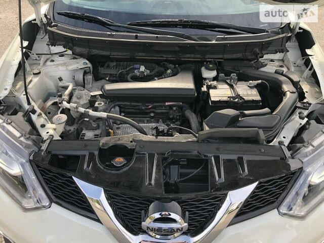 Білий Ніссан Rogue, об'ємом двигуна 2.5 л та пробігом 117 тис. км за 14300 $, фото 5 на Automoto.ua