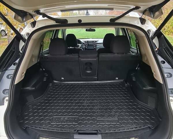 Белый Ниссан Rogue, объемом двигателя 2.49 л и пробегом 214 тыс. км за 13500 $, фото 26 на Automoto.ua