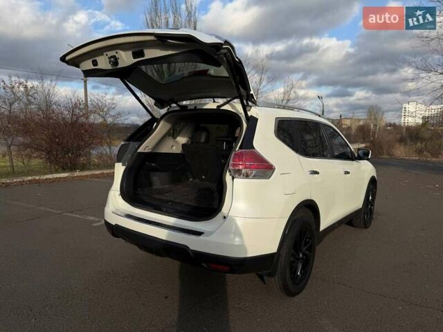 Белый Ниссан Rogue, объемом двигателя 2.5 л и пробегом 112 тыс. км за 15000 $, фото 32 на Automoto.ua