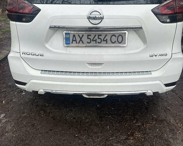 Белый Ниссан Rogue, объемом двигателя 2.49 л и пробегом 87 тыс. км за 16000 $, фото 1 на Automoto.ua