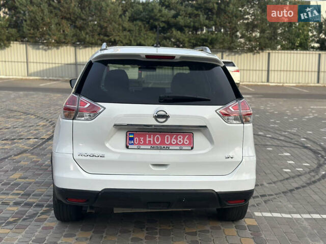 Белый Ниссан Rogue, объемом двигателя 2.5 л и пробегом 165 тыс. км за 10900 $, фото 4 на Automoto.ua