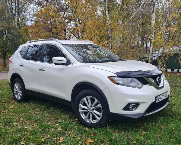 Белый Ниссан Rogue, объемом двигателя 2.49 л и пробегом 214 тыс. км за 13500 $, фото 3 на Automoto.ua