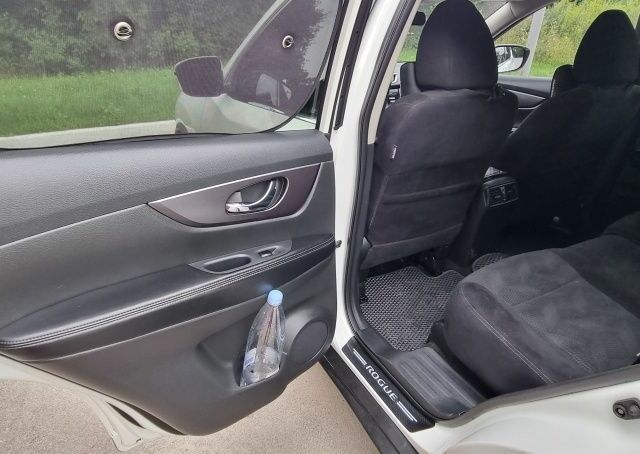 Белый Ниссан Rogue, объемом двигателя 2.5 л и пробегом 130 тыс. км за 12999 $, фото 17 на Automoto.ua