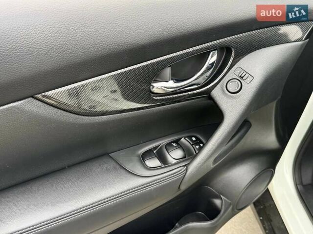 Белый Ниссан Rogue, объемом двигателя 2.5 л и пробегом 151 тыс. км за 15300 $, фото 29 на Automoto.ua