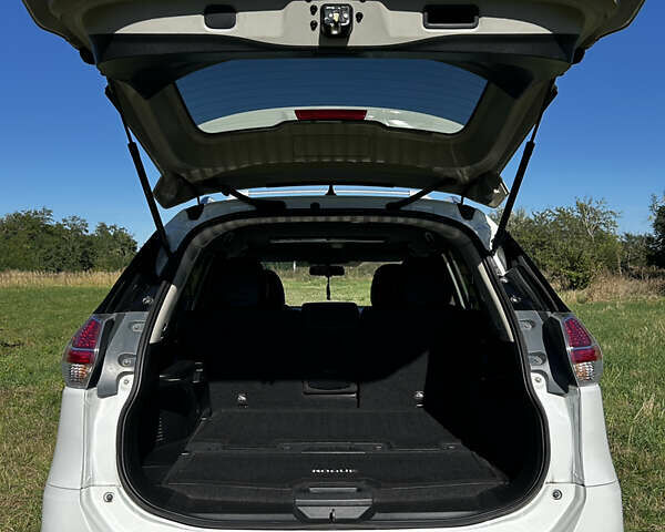 Білий Ніссан Rogue, об'ємом двигуна 2.49 л та пробігом 123 тис. км за 13200 $, фото 23 на Automoto.ua