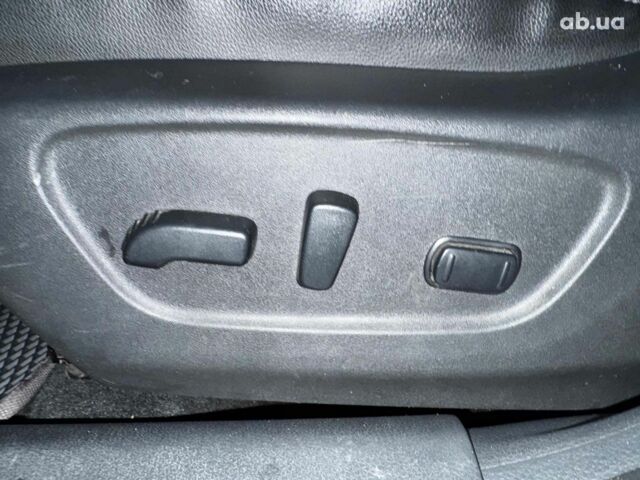 Білий Ніссан Rogue, об'ємом двигуна 2.5 л та пробігом 141 тис. км за 13990 $, фото 27 на Automoto.ua