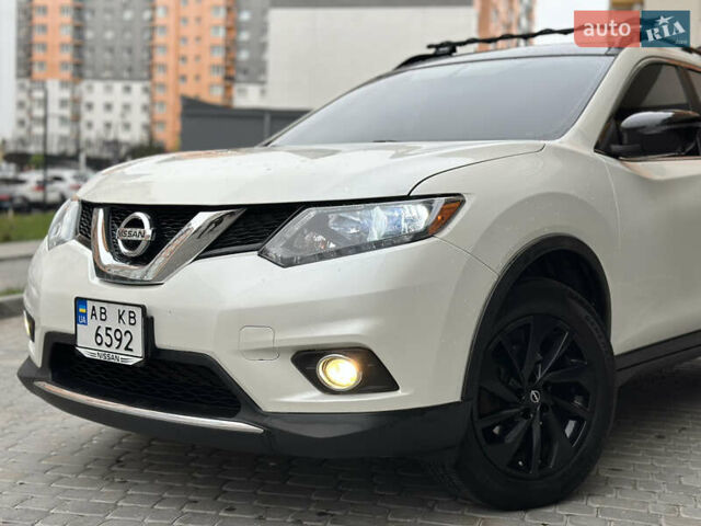 Белый Ниссан Rogue, объемом двигателя 2.49 л и пробегом 172 тыс. км за 14499 $, фото 4 на Automoto.ua