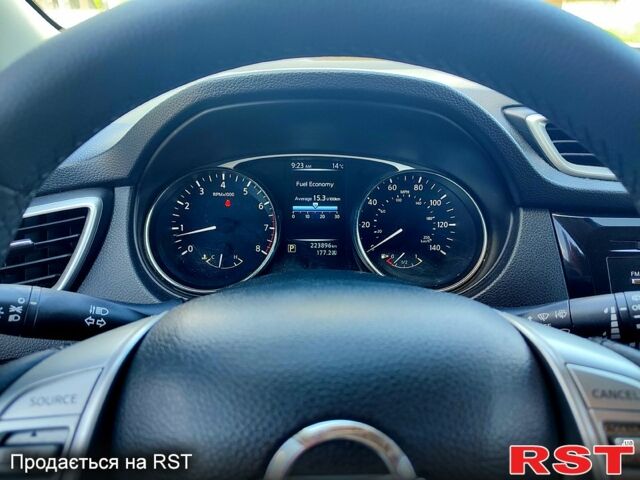 Белый Ниссан Rogue, объемом двигателя 2.5 л и пробегом 223 тыс. км за 10800 $, фото 1 на Automoto.ua