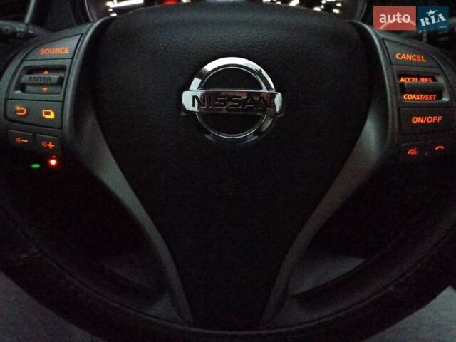 Білий Ніссан Rogue, об'ємом двигуна 2.49 л та пробігом 157 тис. км за 13800 $, фото 18 на Automoto.ua