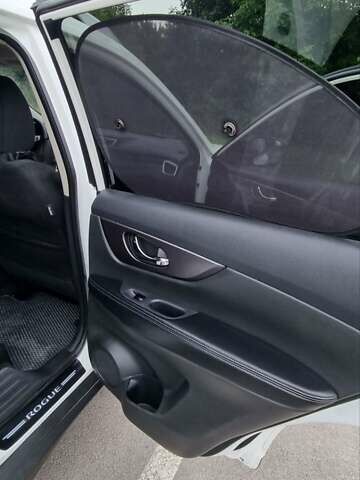 Белый Ниссан Rogue, объемом двигателя 2.49 л и пробегом 129 тыс. км за 13700 $, фото 26 на Automoto.ua