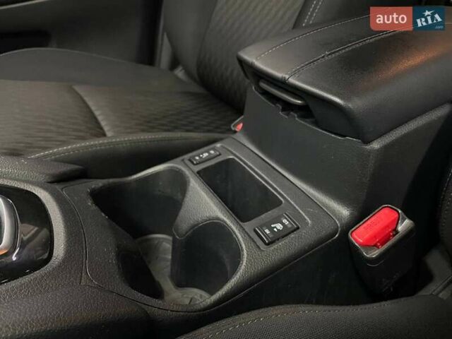 Белый Ниссан Rogue, объемом двигателя 2.49 л и пробегом 264 тыс. км за 13190 $, фото 37 на Automoto.ua