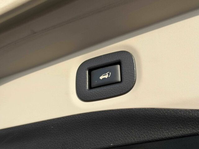 Белый Ниссан Rogue, объемом двигателя 2.5 л и пробегом 112 тыс. км за 15000 $, фото 11 на Automoto.ua