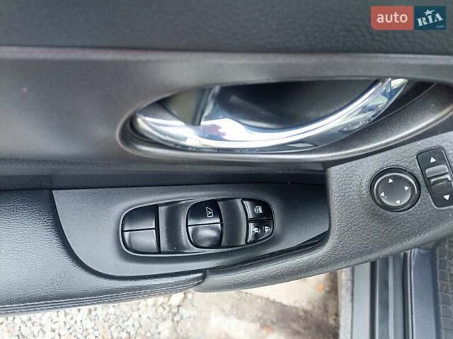 Білий Ніссан Rogue, об'ємом двигуна 2.49 л та пробігом 157 тис. км за 13800 $, фото 26 на Automoto.ua