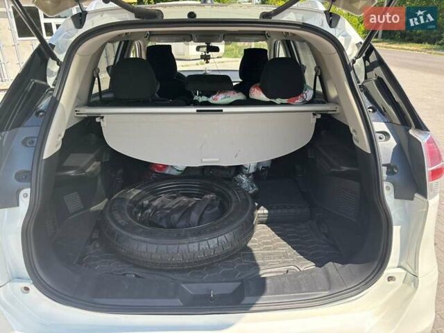 Белый Ниссан Rogue, объемом двигателя 2.49 л и пробегом 182 тыс. км за 13500 $, фото 9 на Automoto.ua