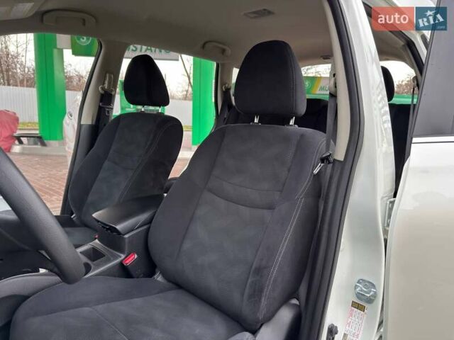 Белый Ниссан Rogue, объемом двигателя 2.5 л и пробегом 130 тыс. км за 11999 $, фото 12 на Automoto.ua