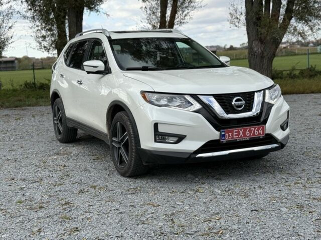 Белый Ниссан Rogue, объемом двигателя 2.5 л и пробегом 180 тыс. км за 13500 $, фото 3 на Automoto.ua