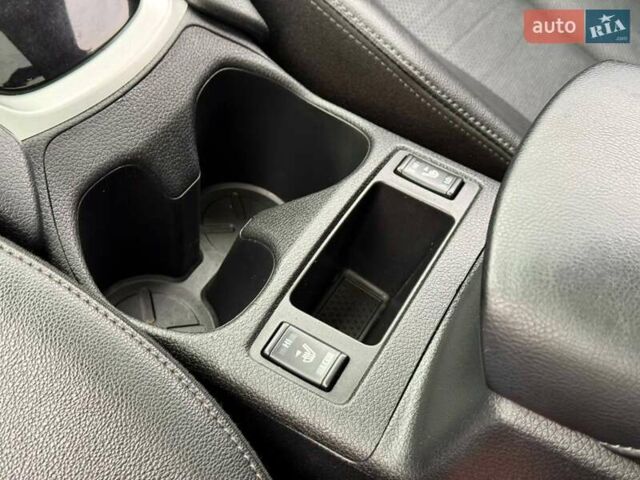 Белый Ниссан Rogue, объемом двигателя 2.5 л и пробегом 151 тыс. км за 15300 $, фото 36 на Automoto.ua